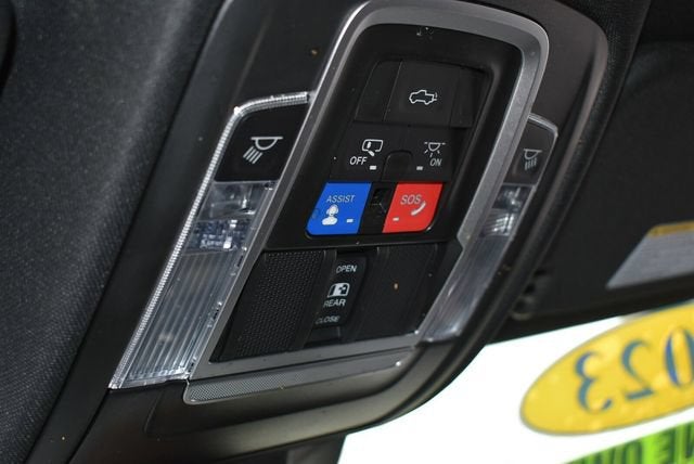 2023 RAM 1500 Laramie Crew Cab 4x4 5'7" Box