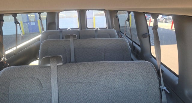 2024 Chevrolet Express Passenger 3500 1LT