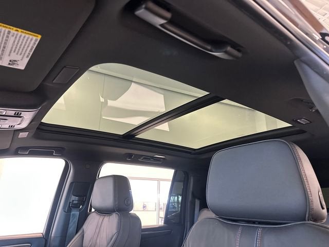 2025 Chevrolet Suburban RST