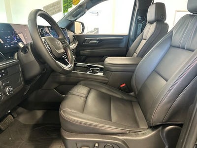 2025 Chevrolet Suburban RST