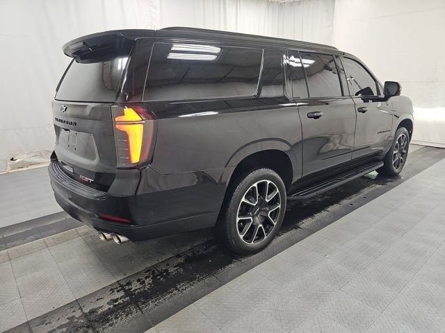 2025 Chevrolet Suburban RST