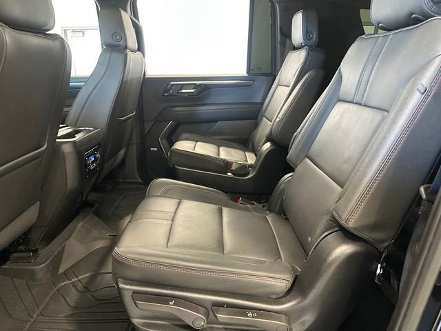 2025 Chevrolet Suburban RST