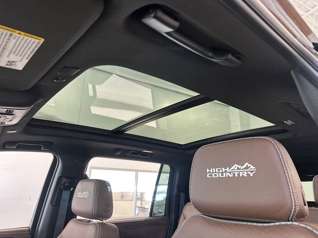 2023 Chevrolet Suburban High Country