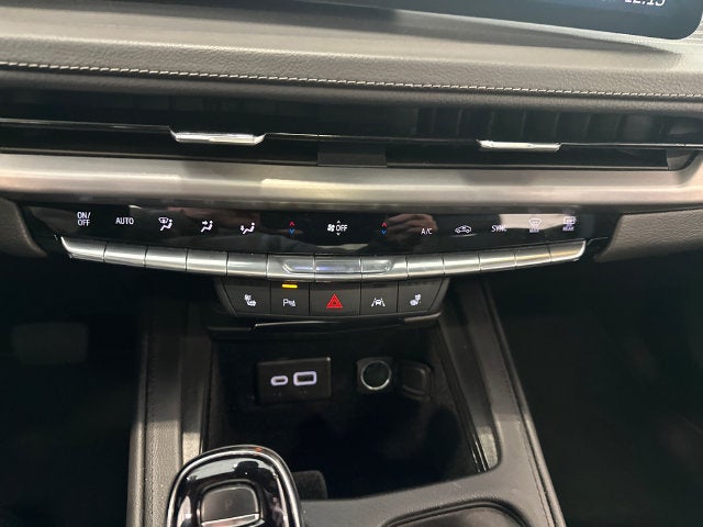 2025 Cadillac XT4 Premium Luxury