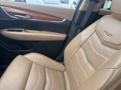 2017 Cadillac XT5 Platinum AWD