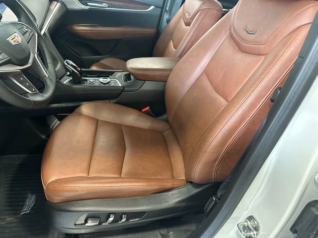 2025 Cadillac XT5 Sport