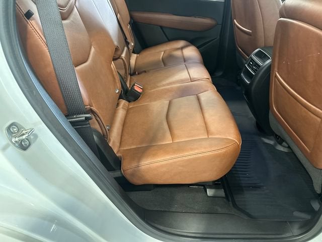 2025 Cadillac XT5 Sport