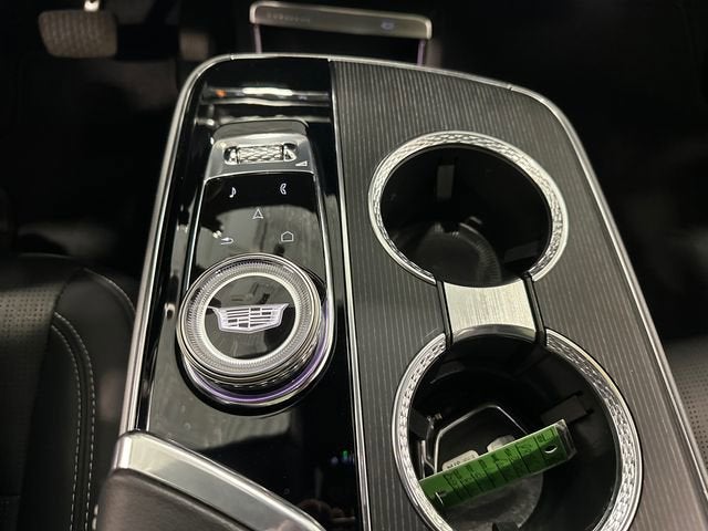 2024 Cadillac LYRIQ Luxury 1