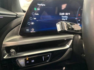 2024 Cadillac LYRIQ Luxury 1