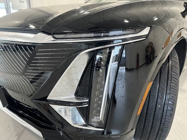2024 Cadillac LYRIQ Luxury 1