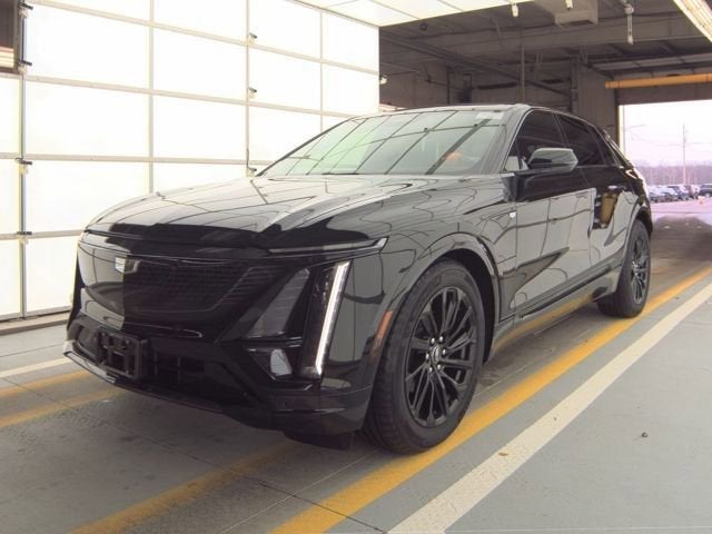 2024 Cadillac LYRIQ Sport 2