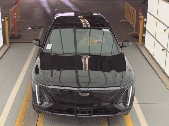 2024 Cadillac LYRIQ Sport 2