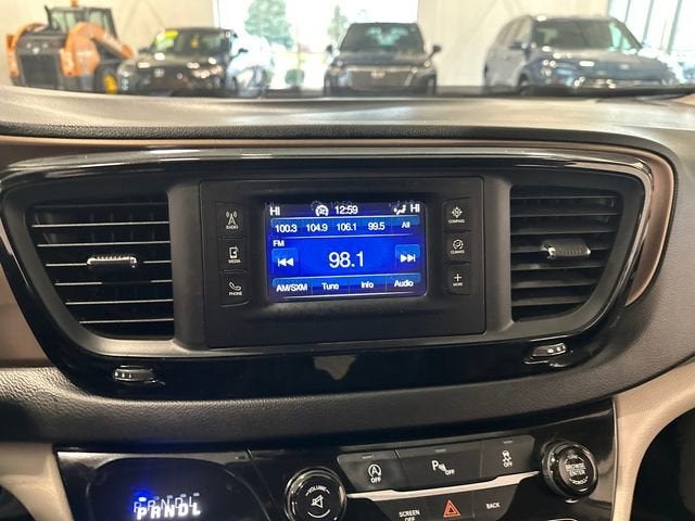 2017 Chrysler Pacifica Touring-L