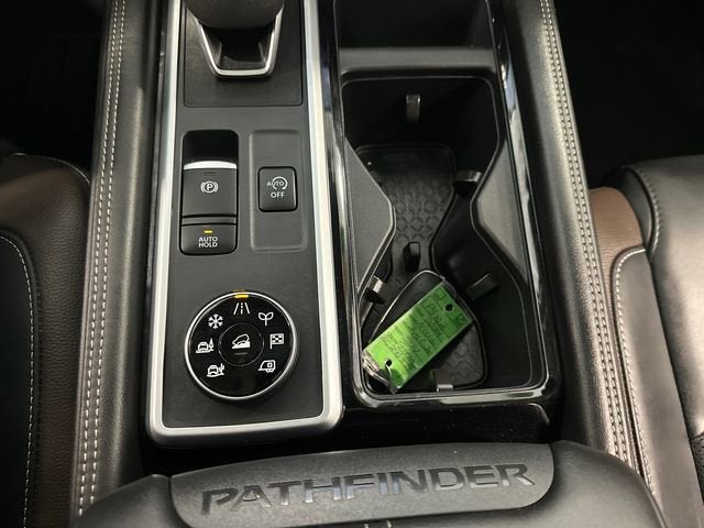 2024 Nissan Pathfinder Platinum 4WD