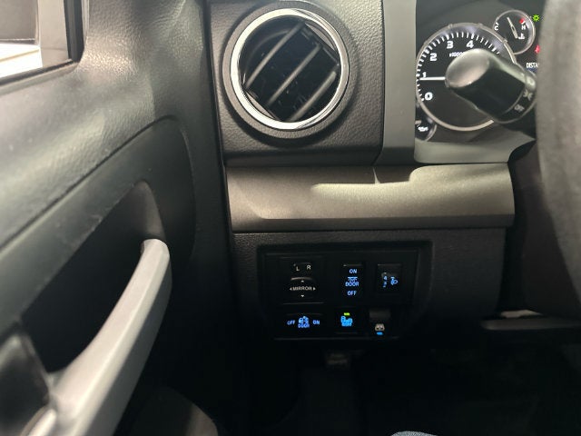 2017 Toyota Tundra 4WD SR5