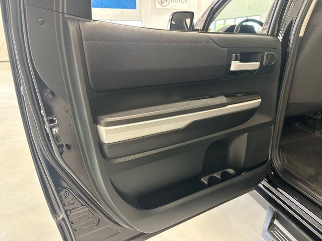 2017 Toyota Tundra 4WD SR5