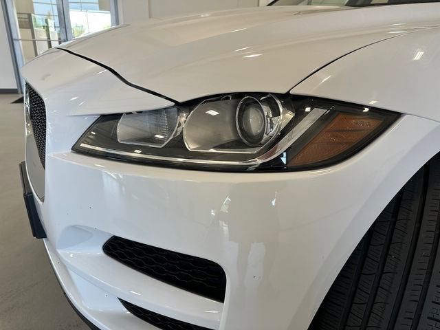 2019 Jaguar F-PACE 25t Premium