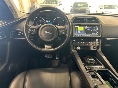 2019 Jaguar F-PACE 25t Premium