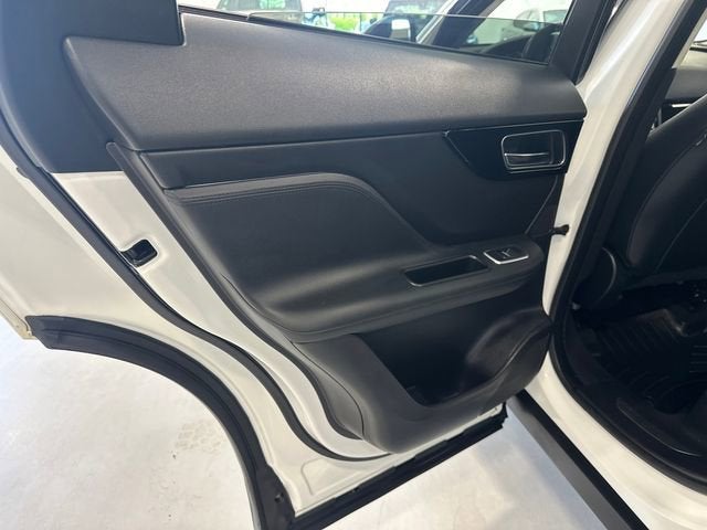 2019 Jaguar F-PACE 25t Premium